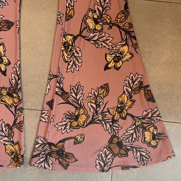 For Love and Lemons Ojai Bell Bottom - Picture 4 of 13